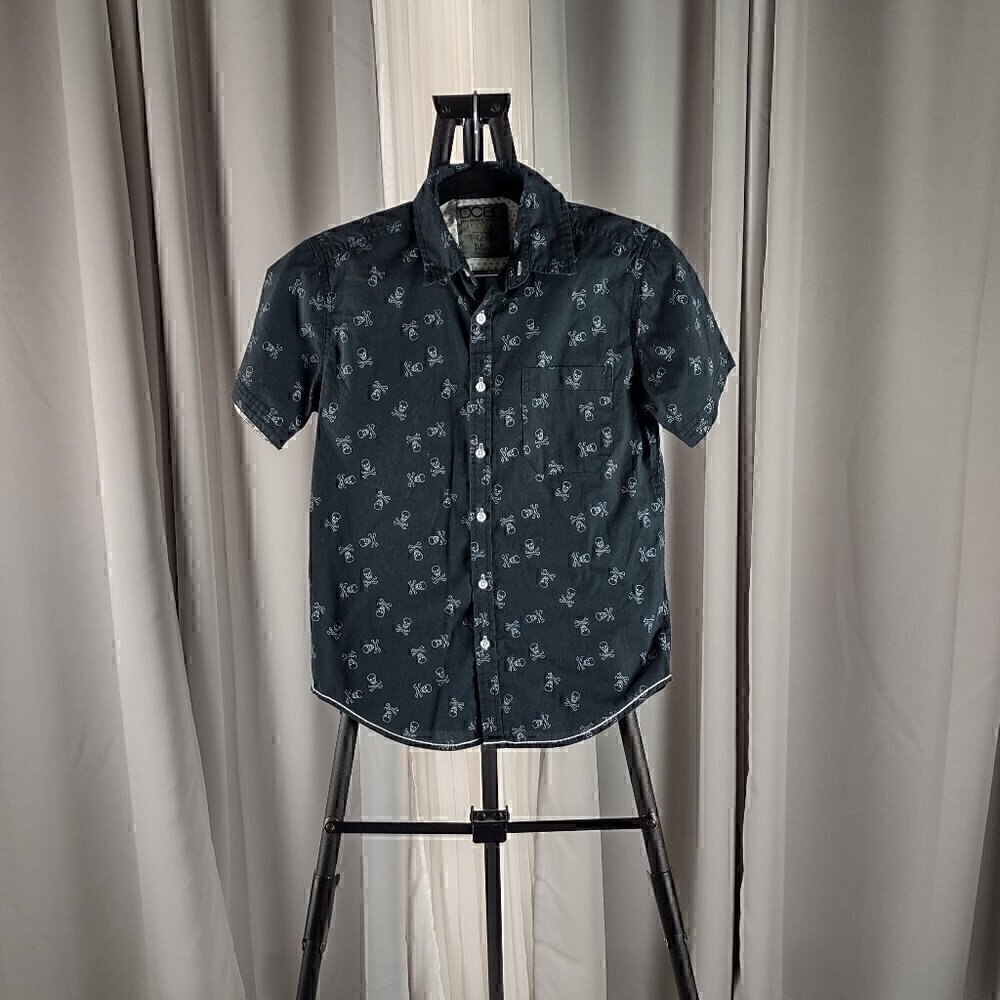 DCBD Boys 100% Cotton Black, White, Skull And Crossbones Dress Shirt Size M